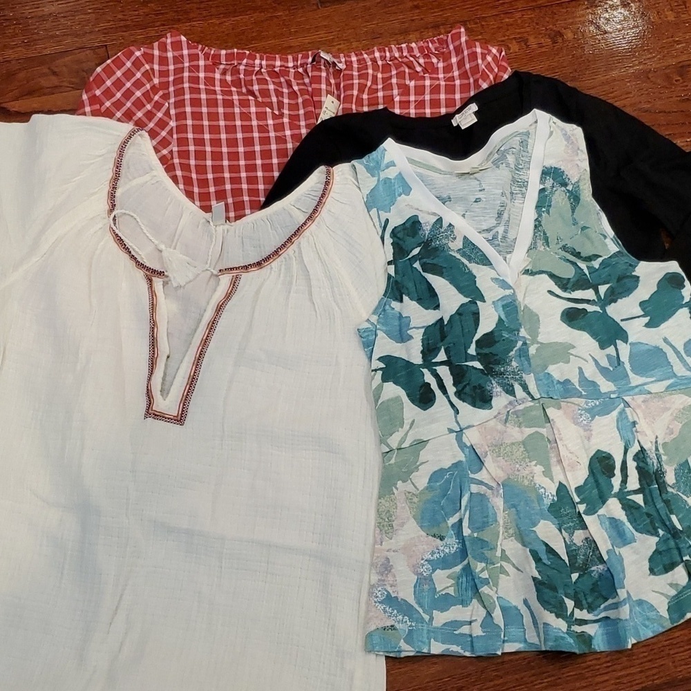 Bundle of tops - S and XS